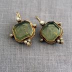 Maeble™ | Pendientes vintage con piedra verde y perla