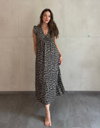 Mari Carmen | Vestido largo de leopardo con escote en la espalda