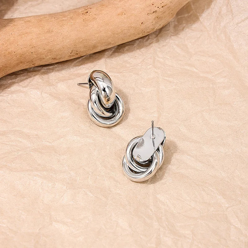 LILA™ | Pendientes de Botón con Nudo